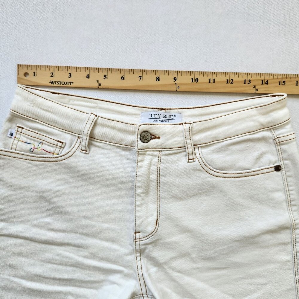 Judy Blue Rainbow Road Ecru Shorts Embroidered Frayed Hem Soft Stretchy Cute - Picture 11 of 13